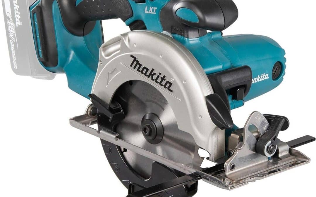 Test de la scie circulaire Makita DSS501Z 18v lxt Ø136 mm