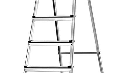 Test de l’échelle pliable Amig 8 marches : légèreté et stabilité au rendez-vous