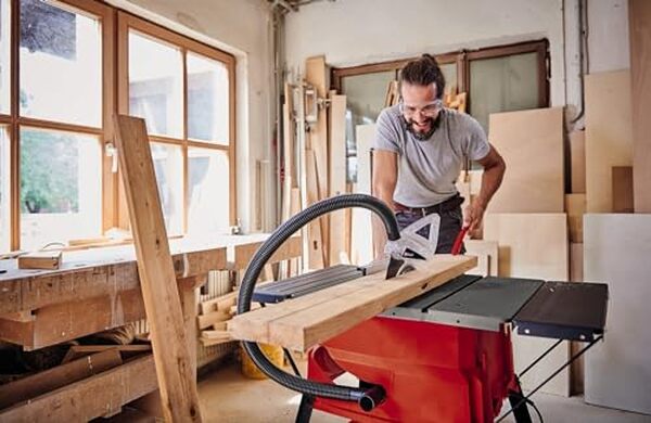 Découvrez notre analyse détaillée de la scie circulaire Einhell TC-TS 2026/2 U : performances, puissance et précision pour vos projets de bricolage