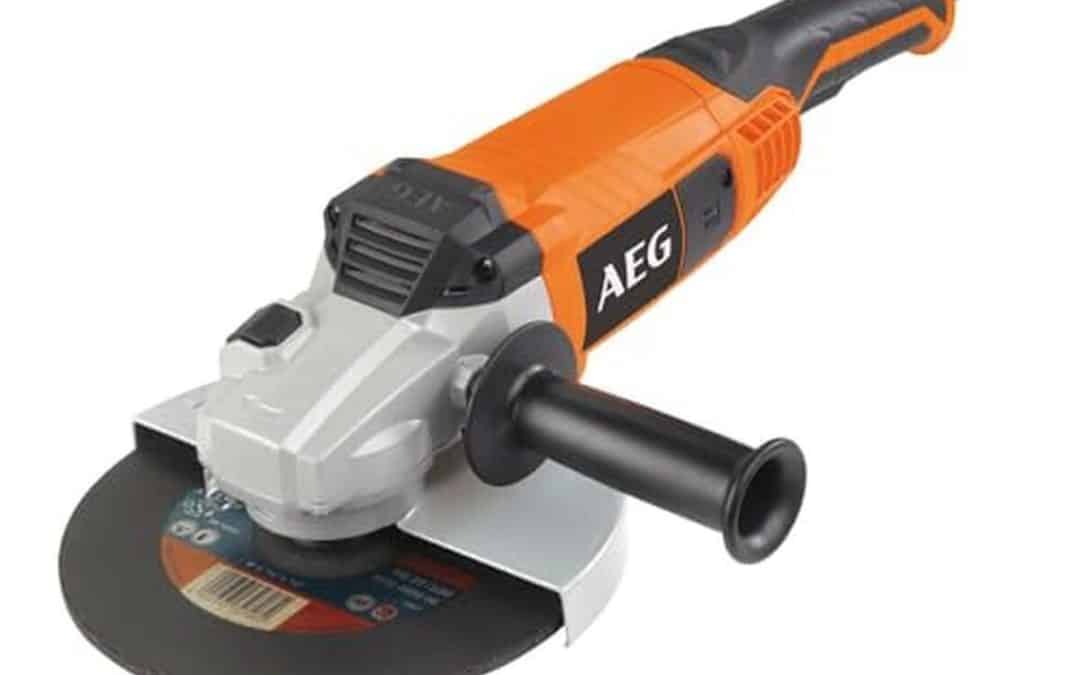 Test de la meuleuse AEG 2200 W multicolore