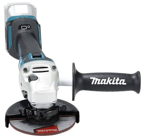 Découvrez notre test détaillé de la meuleuse d'angle Makita DGA511Z 18V : performances, avantages et avis d'expert pour cette débroussailleuse sans fil professionnelle.