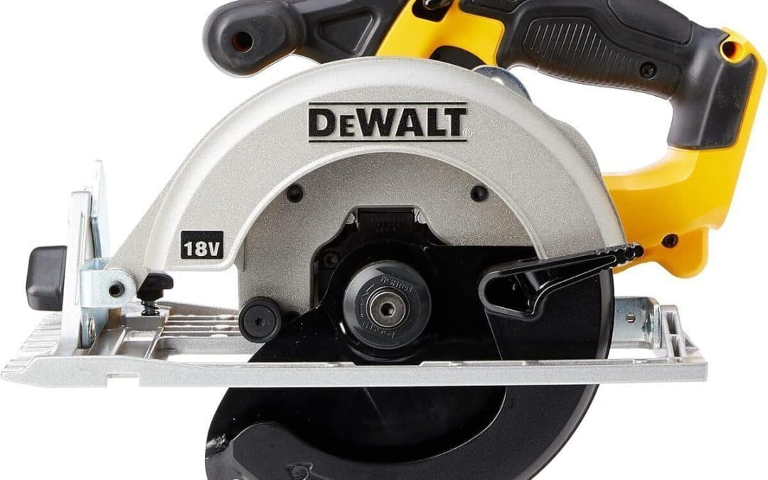 Test de la scie circulaire Dewalt DCS391N-XJ 18 V