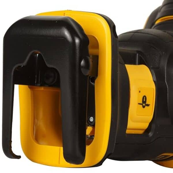 Découvrez notre test détaillé de la scie sabre compacte Dewalt XR 18V DCS367NT-XJ : performances, ergonomie et verdict final pour vos travaux. 