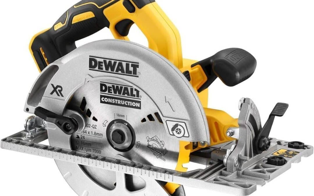 Test : scie circulaire sans fil DEWALT XR 18V brushless DCS572NT-XJ