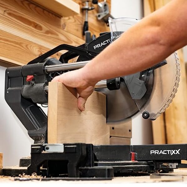 Découvrez la scie à onglet Practixx PX-KZS-305PA : une machine puissante et polyvalente pour des coupes nettes et précises. Test complet, caractéristiques et avis.