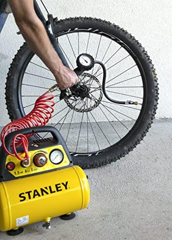 Découvrez notre test détaillé du compresseur régulateur Stanley DN200/8/6 : performances, puissance et accessoires inclus pour vos travaux professionnels et bricolage.