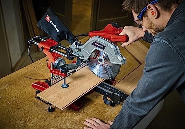 Découvrez notre test complet de la scie à onglet radiale Einhell TE-SM 10 L Dual 2 100 W : caractéristiques, performances et verdict d'expert. 