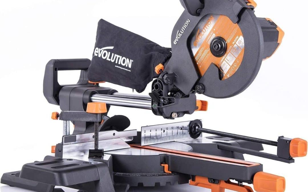 Test de la scie à onglet coulissante R210SMS-300+ d'Evolution : performance multi-matériaux